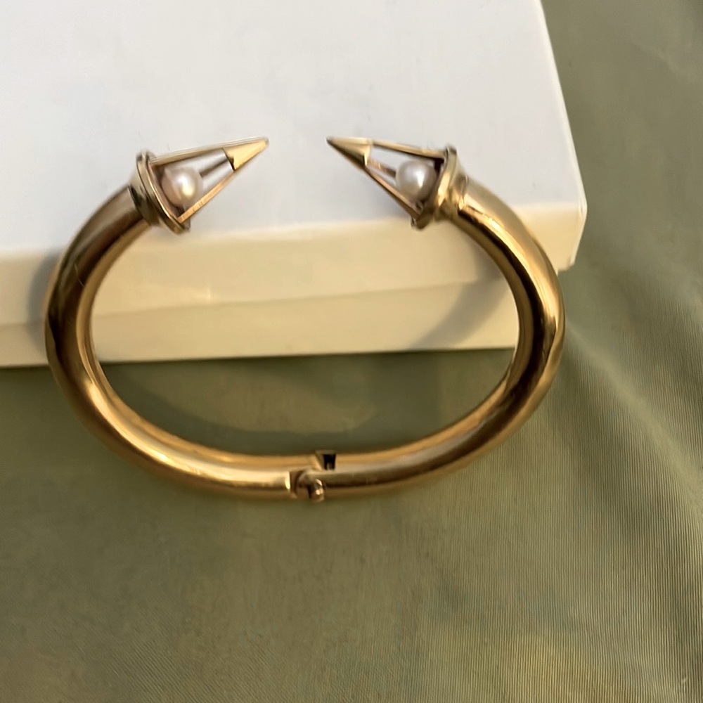Vita Fede gold vermeil open hinge bracelet with fresh water pearl